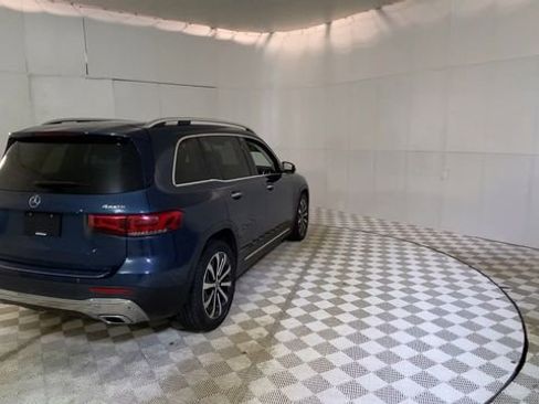 Used 2020 Mercedes-Benz GLB 250 4MATIC image 2