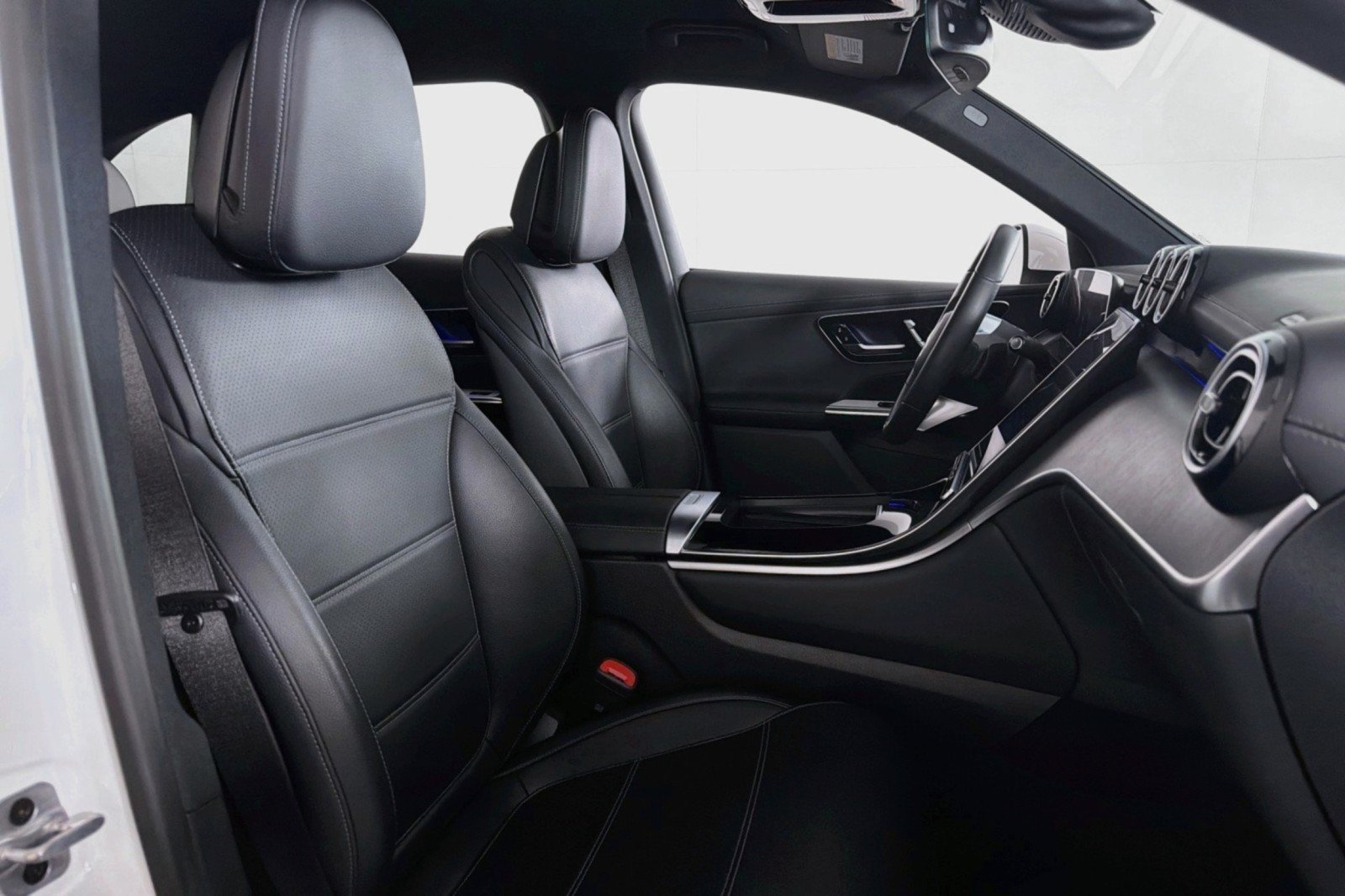 Certified 2024 Mercedes-Benz GLC 300 image 8