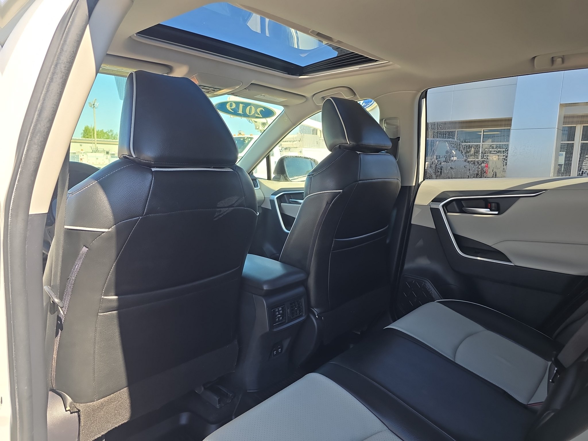 Used 2019 Toyota RAV4 XLE w/ Convenience Package AWD/4WD image 15