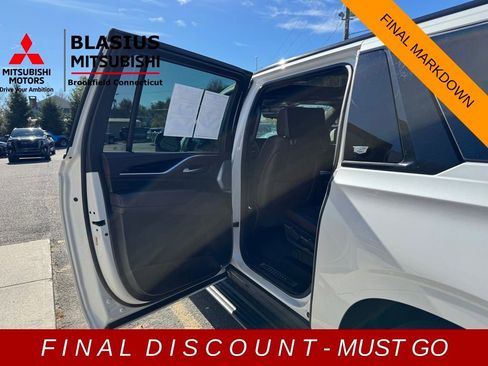 Used 2023 Cadillac Escalade ESV Sport Platinum w/ LPO, ONYX Package image 11