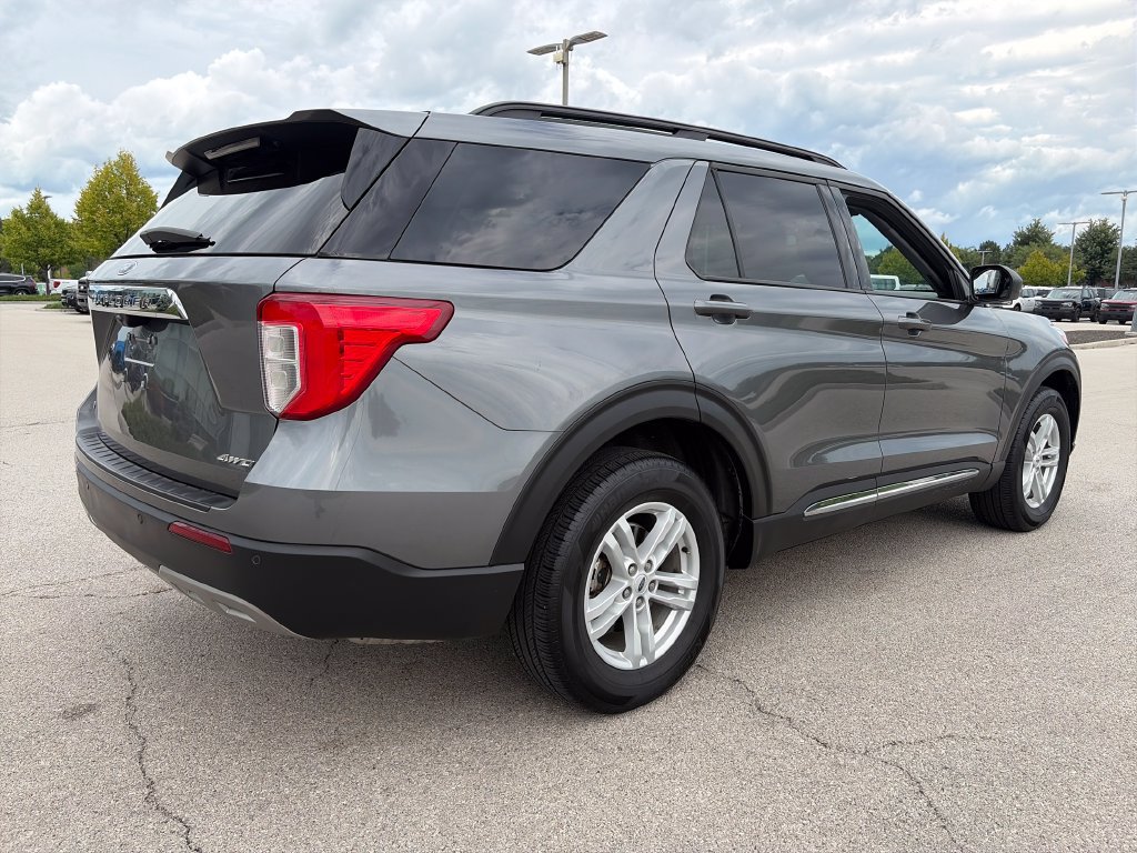 Used 2024 Ford Explorer XLT w/ Equipment Group 202A AWD/4WD image 7