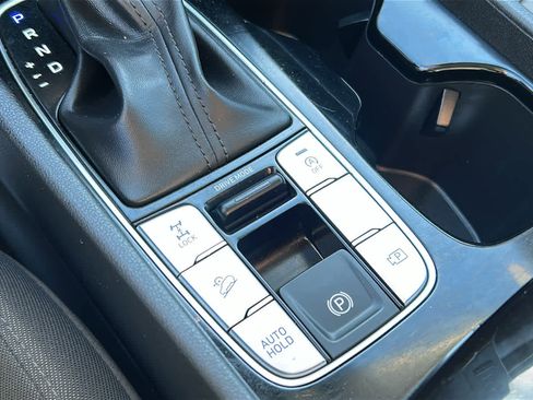 Used 2023 Hyundai Tucson SE image 16