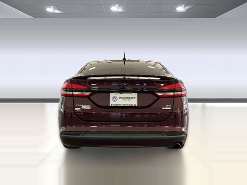 Used 2018 Ford Fusion SE w/ Equipment Group 201A FWD image 10