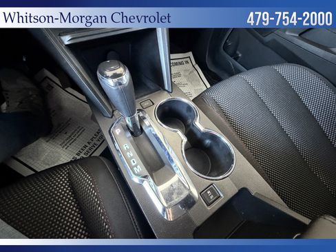 Used 2017 Chevrolet Equinox LT w/ Convenience Package image 25