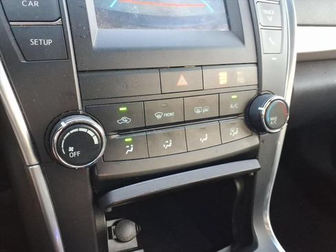 Used 2017 Toyota Camry SE FWD image 16