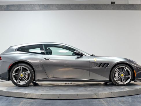 Used 2017 Ferrari GTC4Lusso AWD/4WD image 20