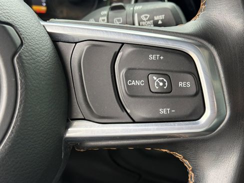 Used 2021 Jeep Wrangler Unlimited Sahara AWD/4WD image 15