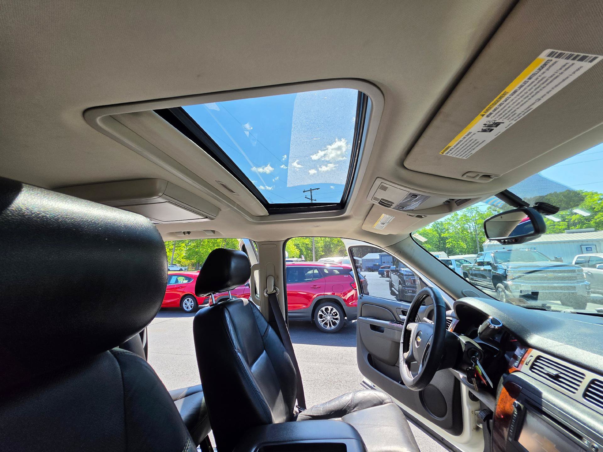 Used 2012 Chevrolet Avalanche LTZ AWD/4WD image 12