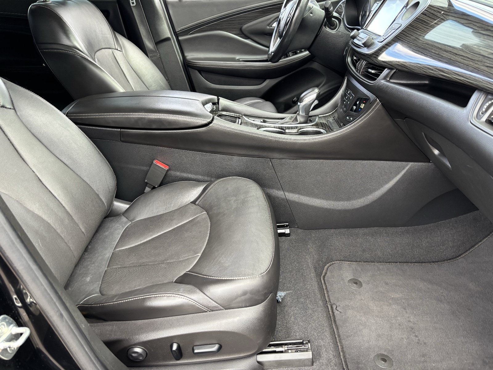 Used 2018 Buick Envision Premium AWD/4WD image 12