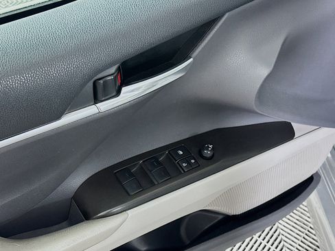 Used 2022 Toyota Camry SE image 15