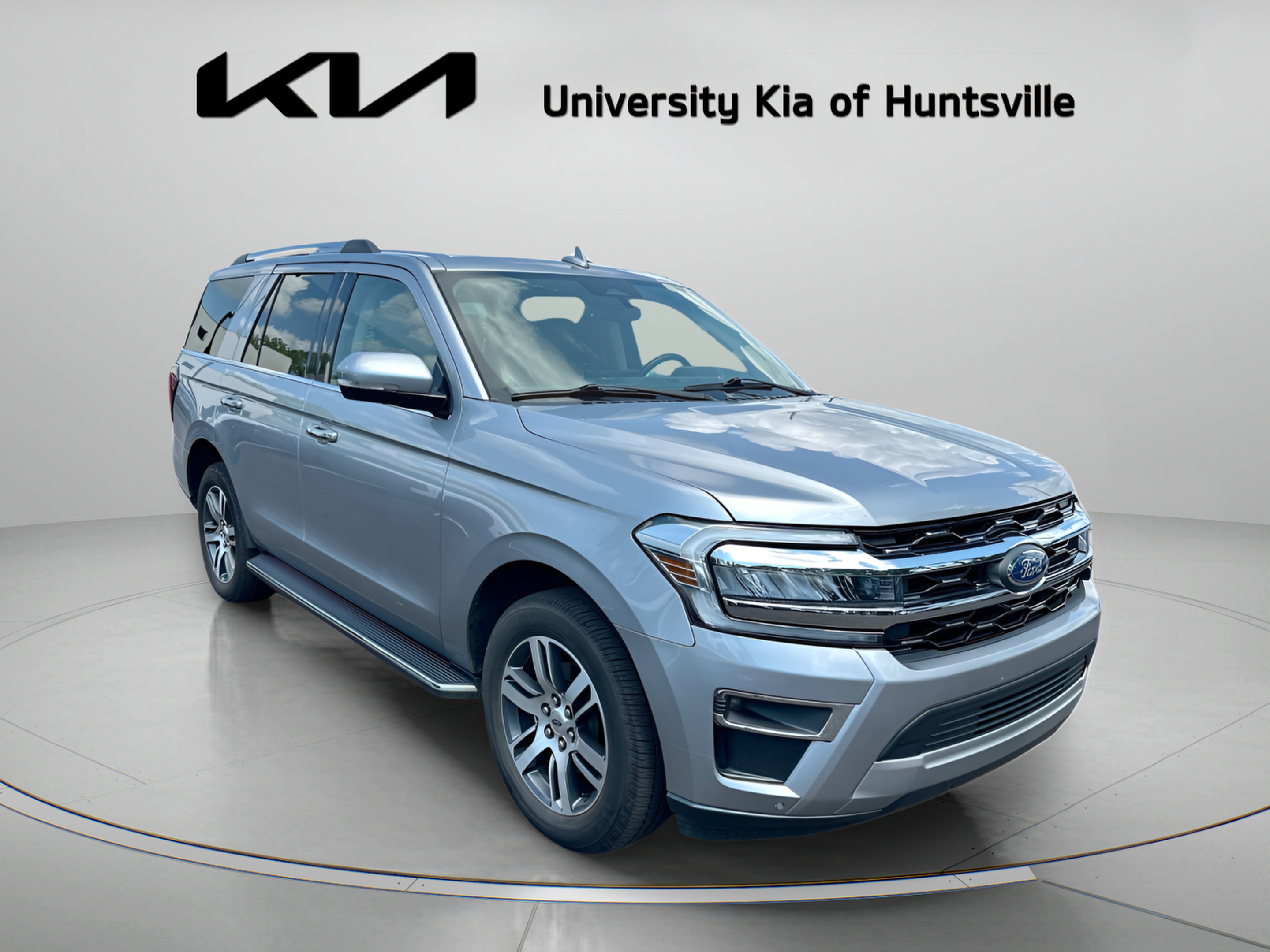 Used 2023 Ford Expedition Limited RWD image 2