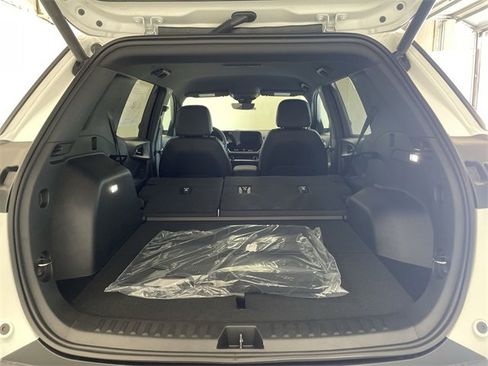 New 2026 Chevrolet Equinox LT w/ Convenience Package II image 16