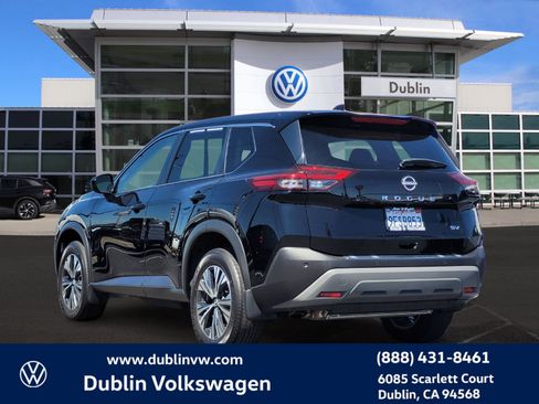 Used 2023 Nissan Rogue SV image 6