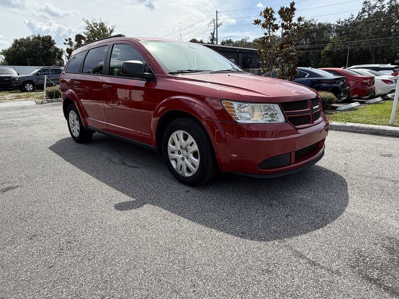 Used 2018 Dodge Journey SE FWD image 1