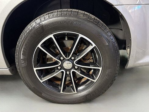 Used 2017 Dodge Grand Caravan SE image 30