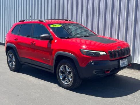 Used 2019 Jeep Cherokee Trailhawk AWD/4WD image 8