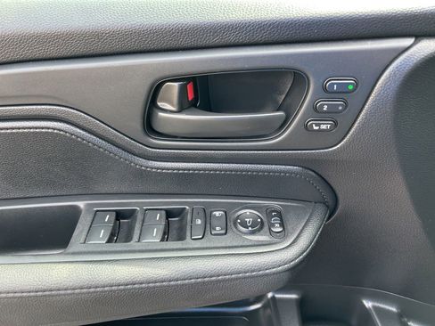 Used 2025 Honda Odyssey EX-L image 19