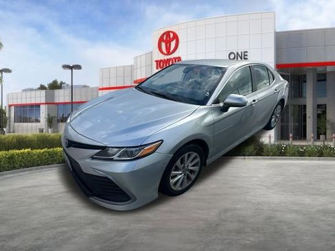 Used 2024 Toyota Camry LE image 3