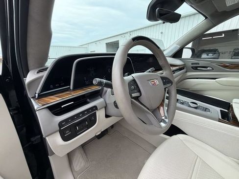 Certified 2024 Cadillac Escalade Sport Platinum AWD/4WD image 11