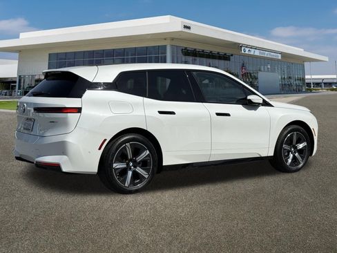 Used 2026 BMW iX xDrive60 image 11