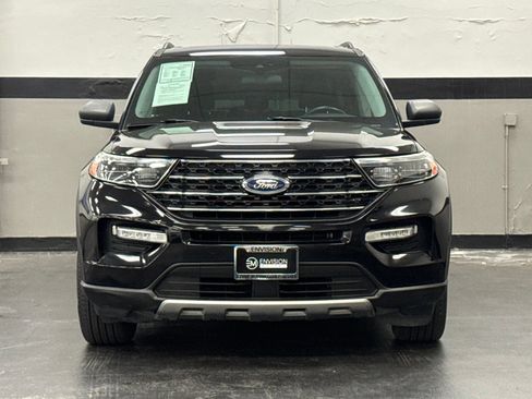 Used 2020 Ford Explorer XLT w/ Equipment Group 202A RWD image 3