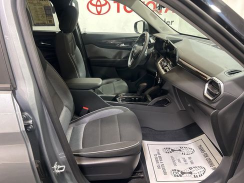 Used 2025 Chevrolet TrailBlazer LT w/ Driver Confidence Package image 13