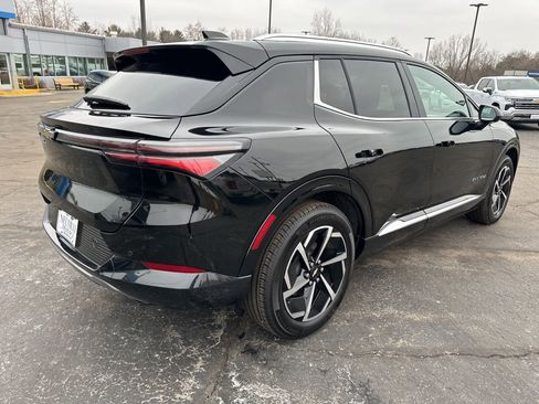 Used 2025 Chevrolet Equinox EV LT image 3