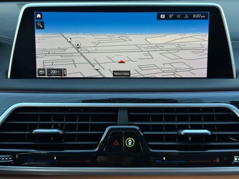 Used 2022 BMW 740i w/ M Sport Package RWD image 27