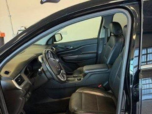 Used 2019 GMC Acadia SLT AWD/4WD image 17