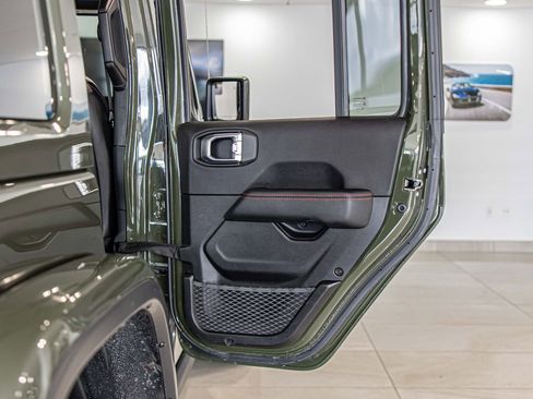 Used 2023 Jeep Wrangler Unlimited Rubicon w/ Dual Top Group AWD/4WD image 34