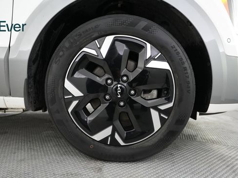 Used 2024 Kia Niro Wave w/ Wave Preserve Package image 19