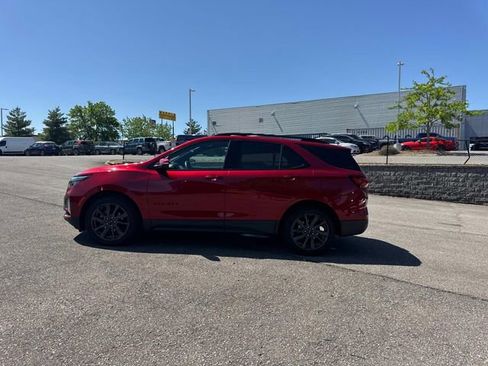 Used 2022 Chevrolet Equinox RS w/ RS Leather Package FWD image 8