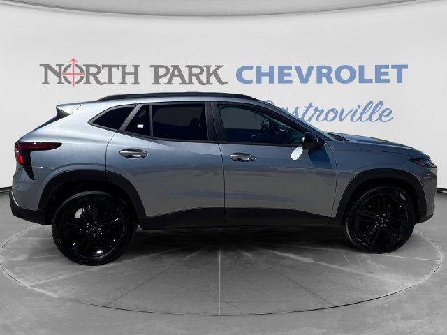 Used 2026 Chevrolet Trax ACTIV FWD image 2