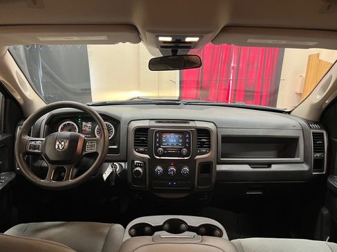 Used 2018 RAM 1500 Express w/ Express Value Package image 16