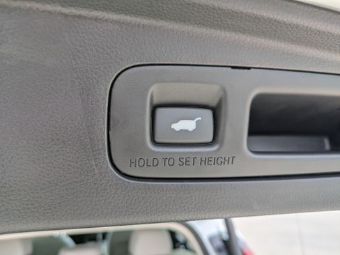 Used 2025 Honda CR-V EX-L image 12