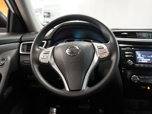 Used 2015 Nissan Rogue SV AWD/4WD image 18