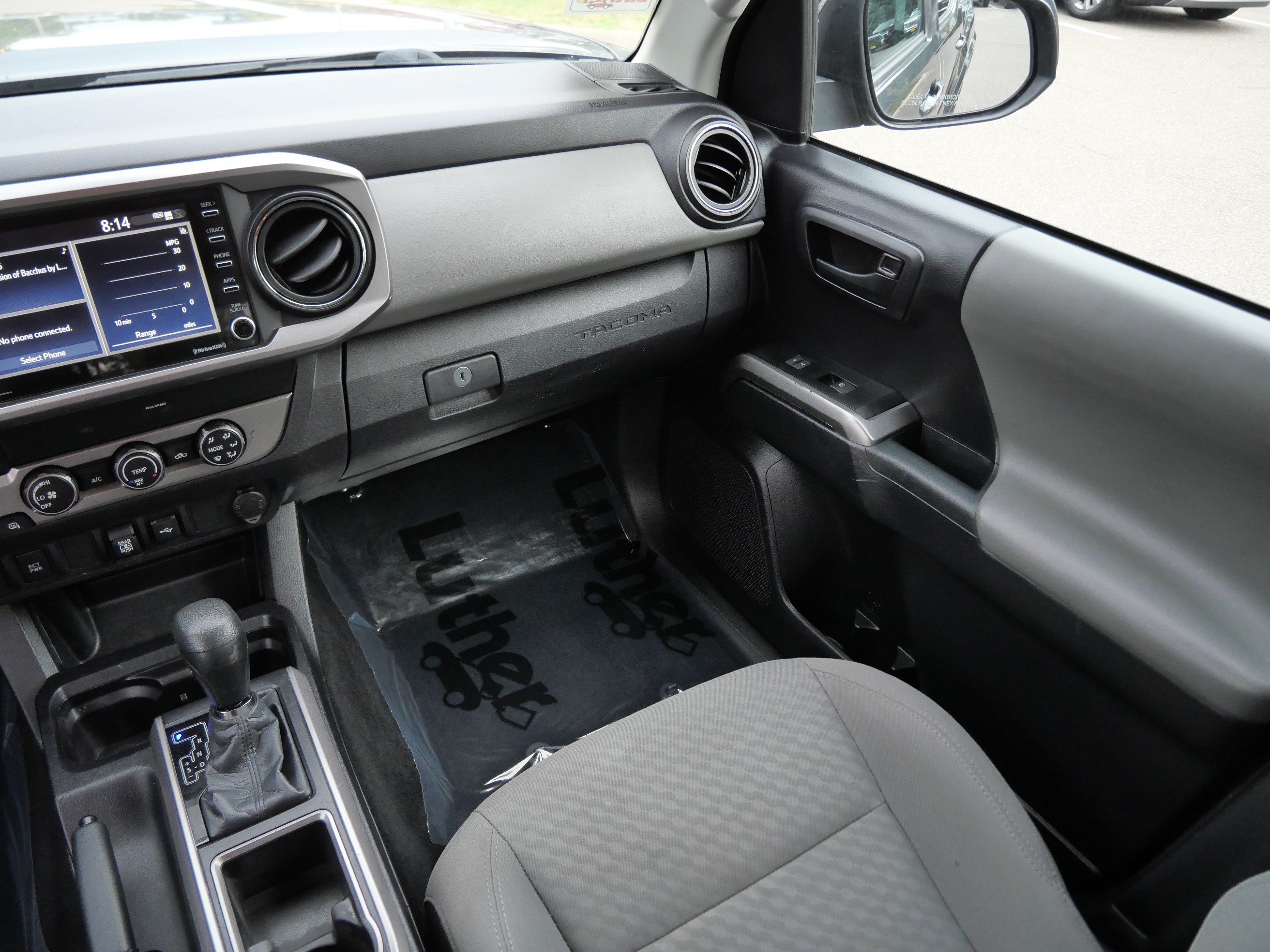 Certified 2020 Toyota Tacoma SR5 AWD/4WD image 12