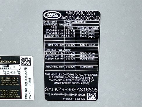 New 2025 Land Rover Range Rover SV image 39