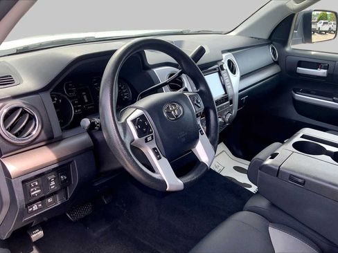 Used 2019 Toyota Tundra SR5 AWD/4WD image 17