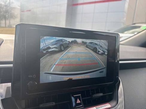 Used 2025 Toyota Corolla SE image 10