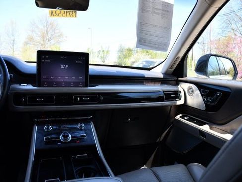 Used 2020 Lincoln Aviator Grand Touring w/ Equipment Group 302A AWD/4WD image 19