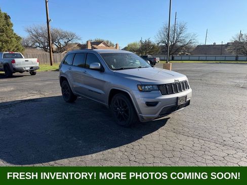 Used 2021 Jeep Grand Cherokee Laredo X image 1
