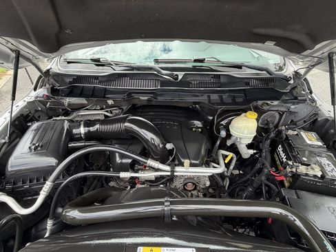 Used 2016 RAM 1500 Classic SLT AWD/4WD image 37