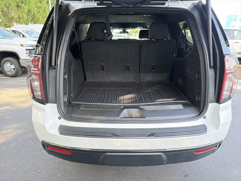 Used 2022 Chevrolet Suburban Z71 w/ Luxury Package AWD/4WD image 32
