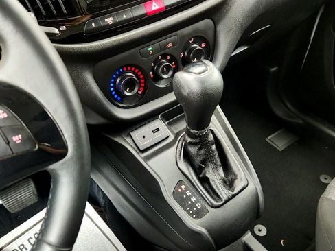 Used 2016 RAM ProMaster City Tradesman SLT w/ Rear Back-up Camera Group FWD image 16