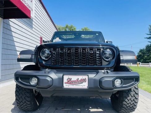 Used 2024 Jeep Wrangler Unlimited Sport AWD/4WD image 3