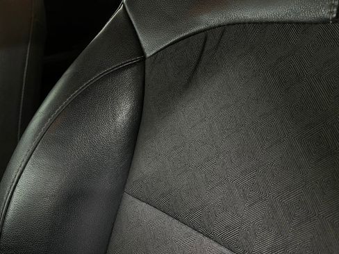 Used 2018 Kia Niro EX w/ EX Touring Graphite Edition image 17