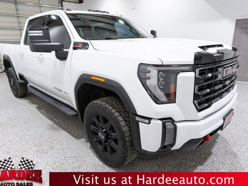 Used 2024 GMC Sierra 2500 AT4 w/ Technology Package image 6