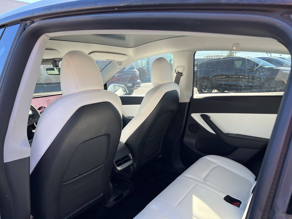 Used 2021 Tesla Model Y Long Range AWD/4WD image 15
