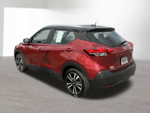 Used 2018 Nissan Kicks SV FWD image 5